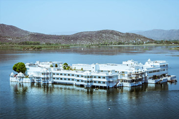 One Day Udaipur Sightseeing Trip by Cab